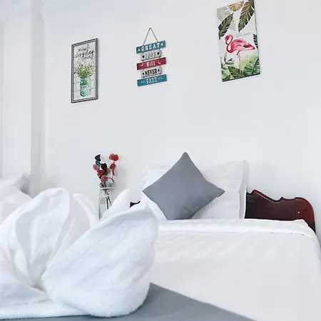 White Corner Hotel Phnom Penh Exterior photo