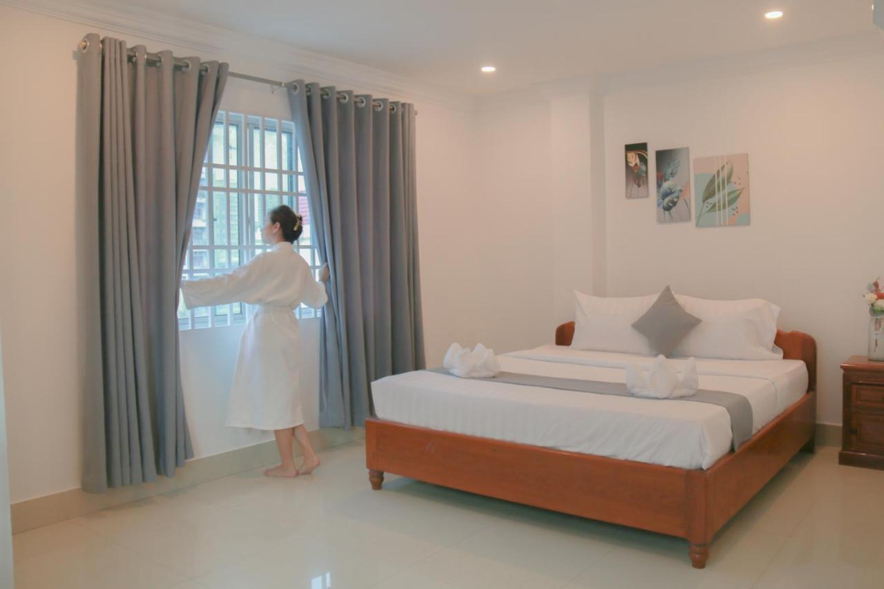 Hotel White Corner 3*