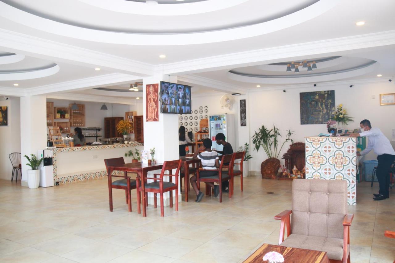 White Corner Hotel 3*