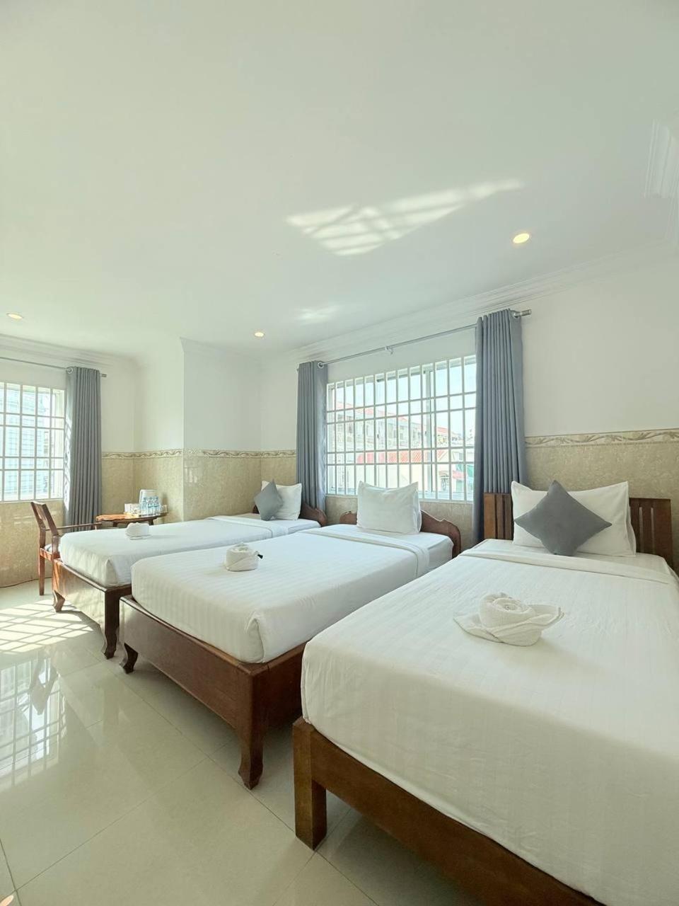 Hotel White Corner 3*